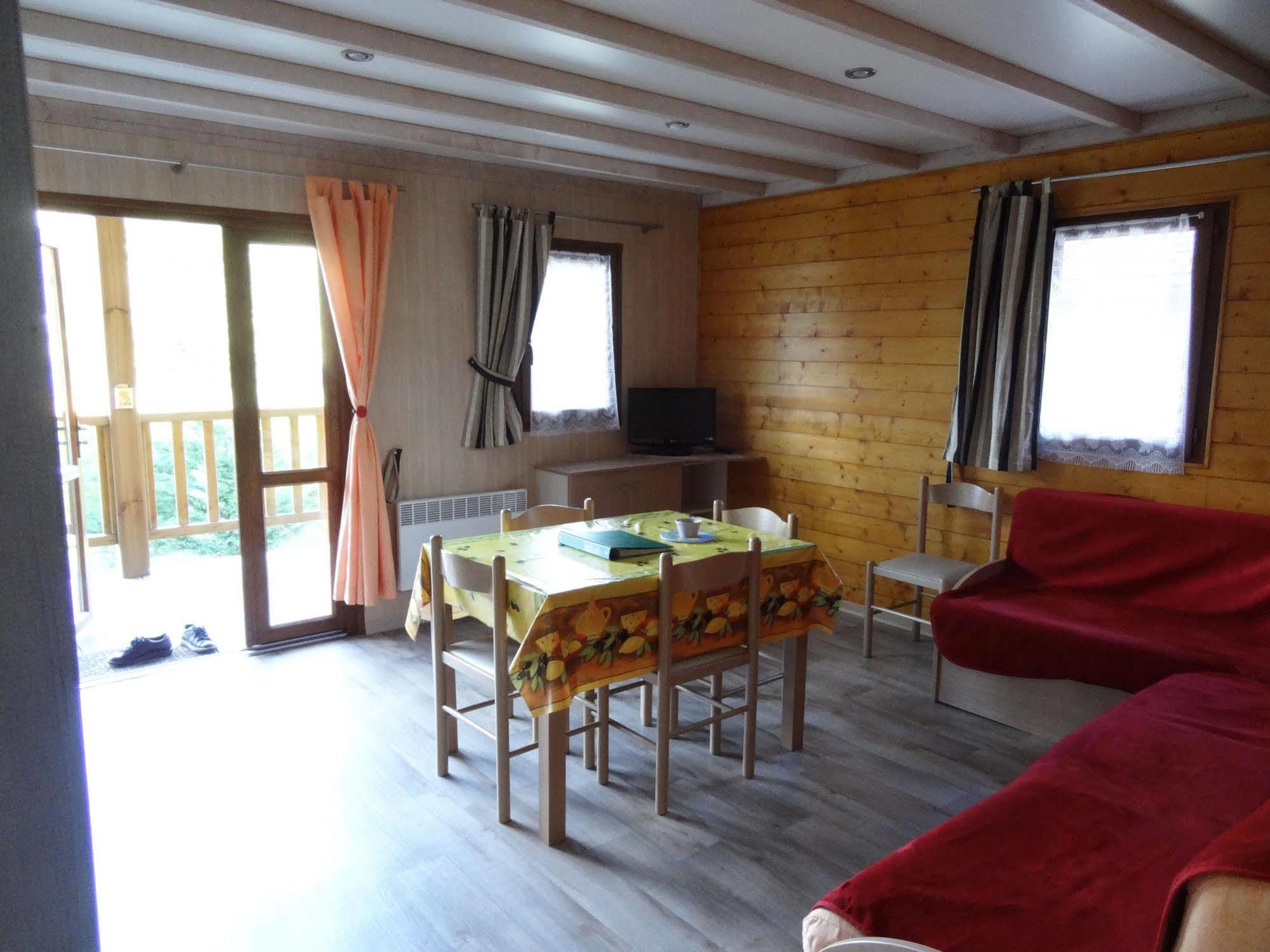 Chalets Du Lac Arcizans-Avant Luaran gambar