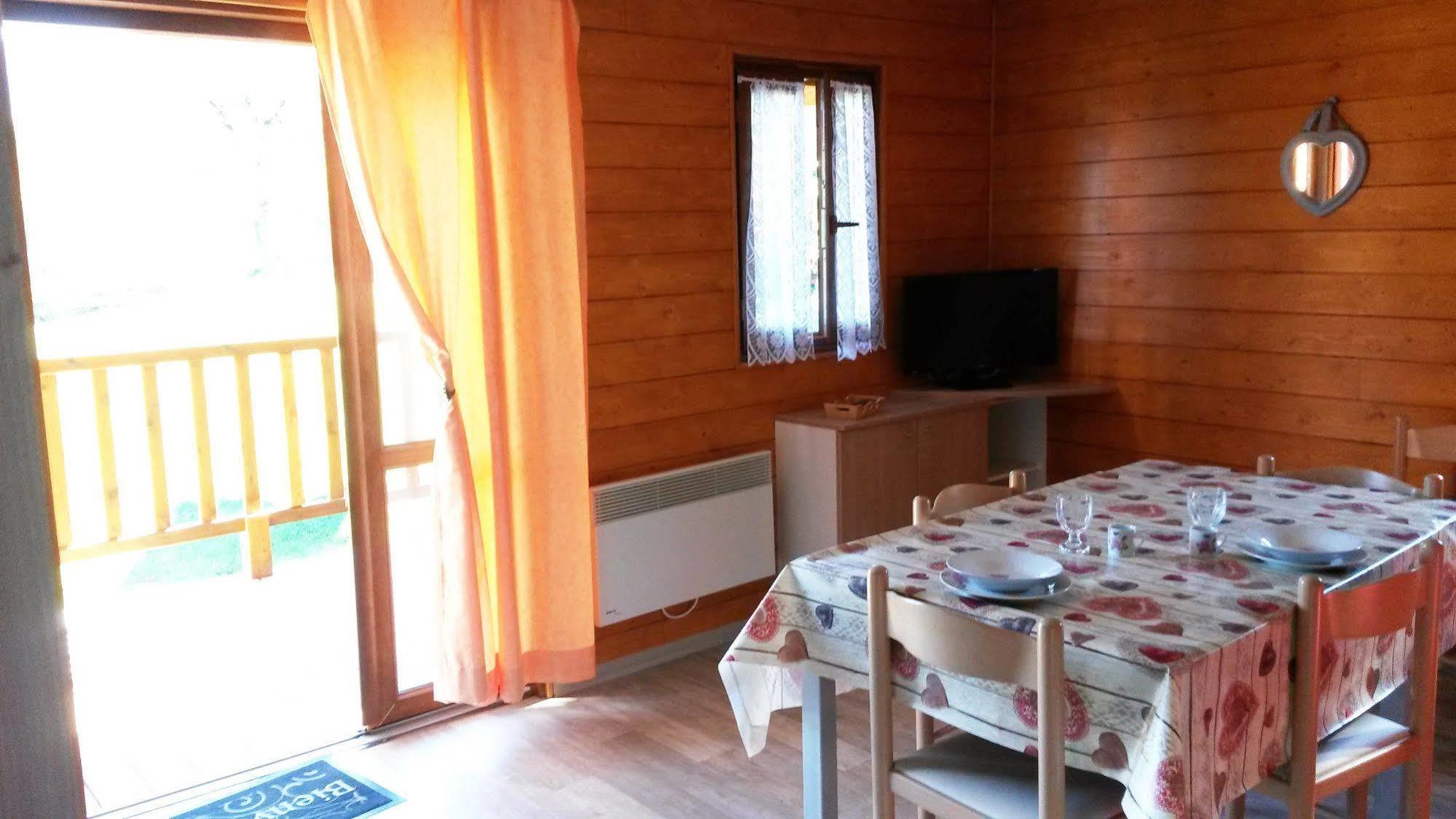 Chalets Du Lac Arcizans-Avant Luaran gambar